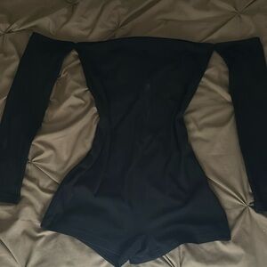 Romper off the shoulder with sleeves